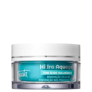 Creme Facial Tracta Hidra em um fundo branco